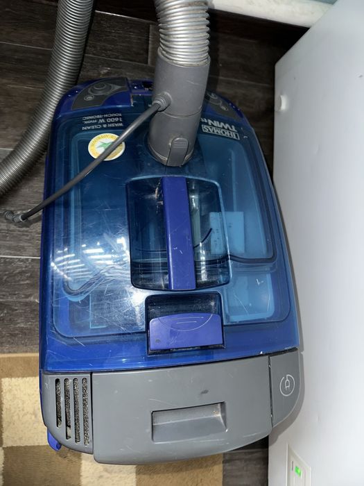 Пылесос б/у все работает