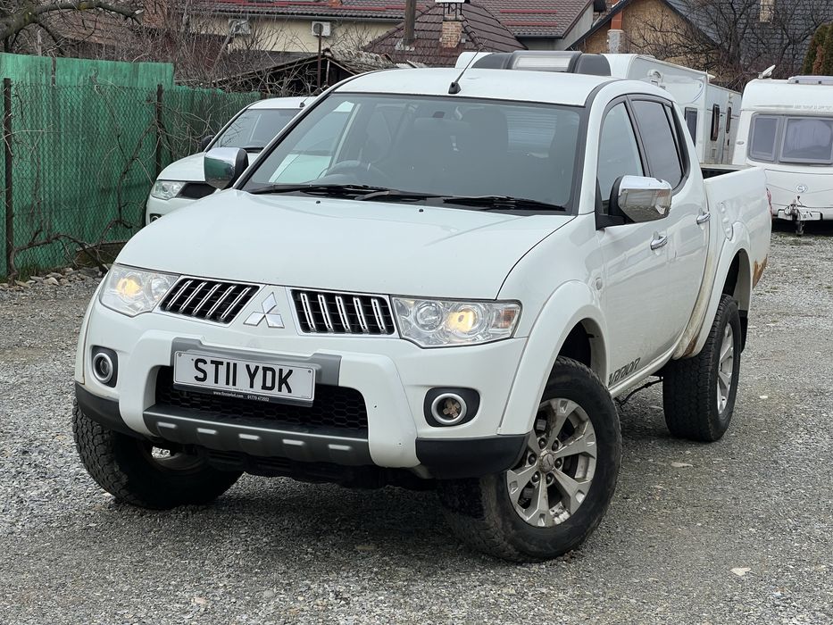 Mitsubishi l200 barbarian  am doua bucati 2014 si 2011 euro 5 180 cai