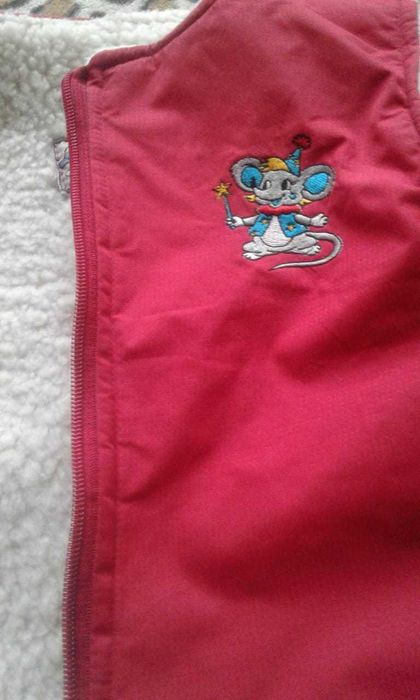 продам жилетки детские