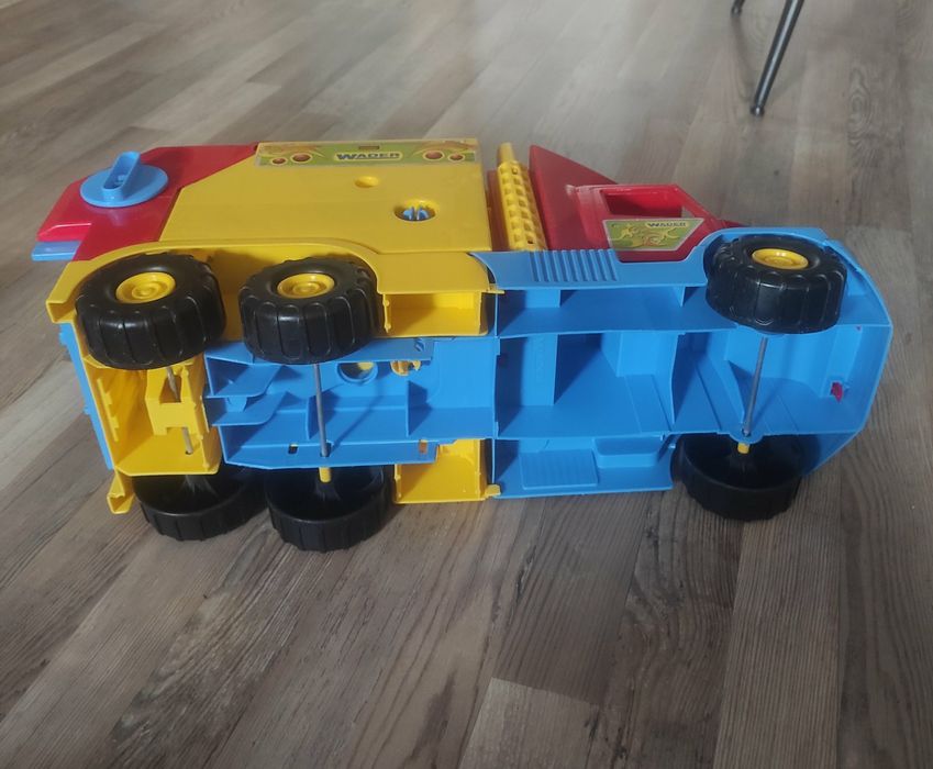 Продавам - голям детски боклукчийски камион и бетоновоз