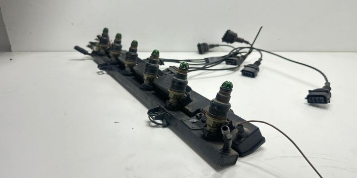 Rampa cu injectoare 3.0 i BMW Seria 5 E34 seria