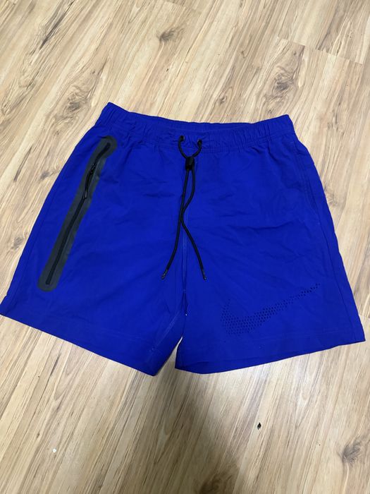 Nike tech fleece woven