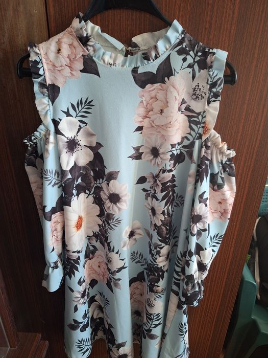 Официална и спортна рокля