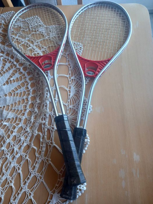 Продавам 2 ракет за тенис на корт Полонез Стомил