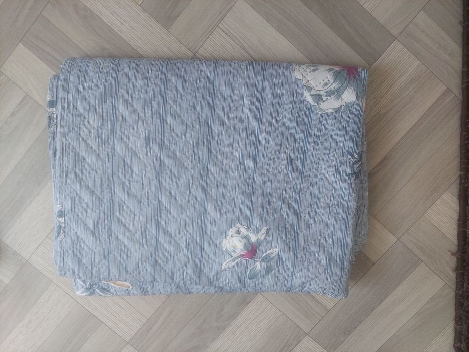 Покрывало для постели или дивана