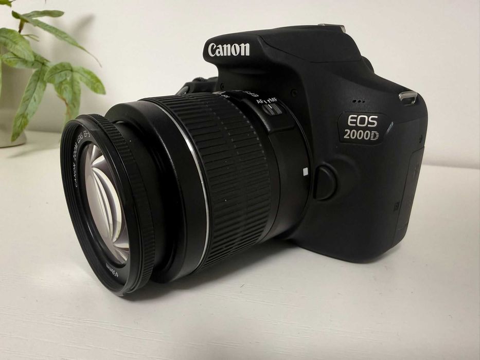 Canon EOS 2000D 24.1MP Kit cu Obiectiv EF-S 18-55mm IS  NOU!!