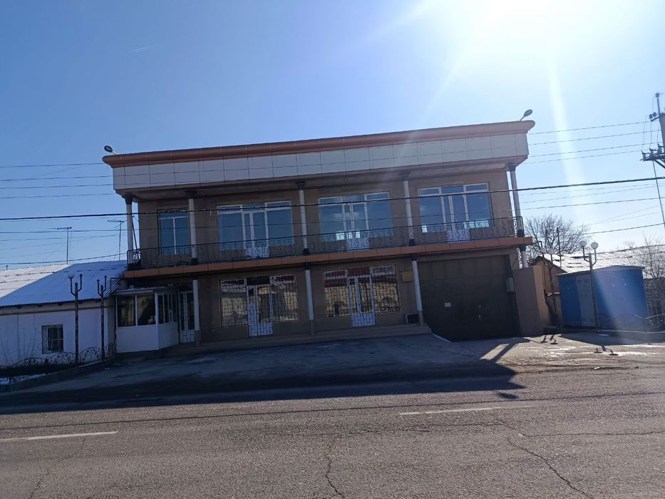 Noturar joy binosi sotiladi