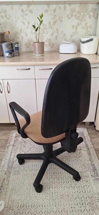 Продам офисное кресло