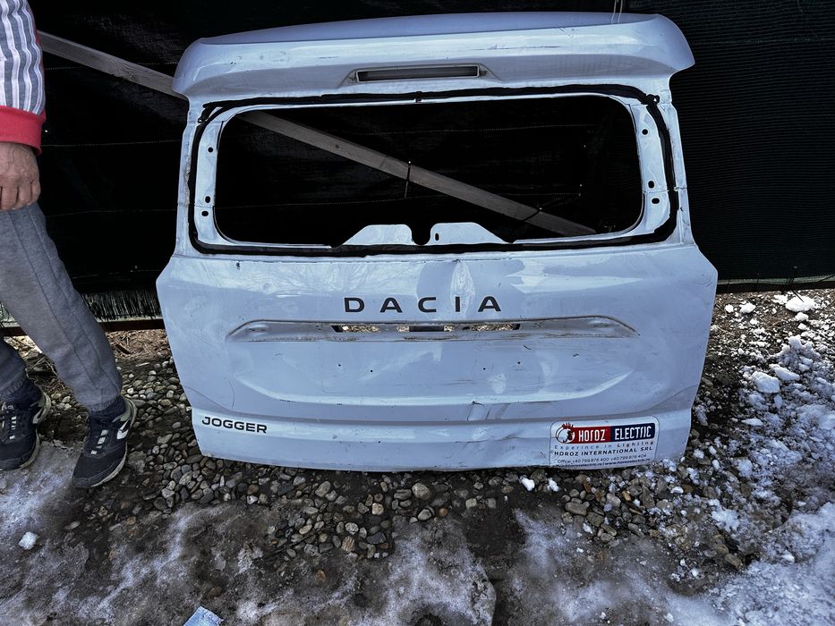 Hayon dacia jogger.