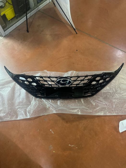 Решетка радиатора Хюндай Лафеста