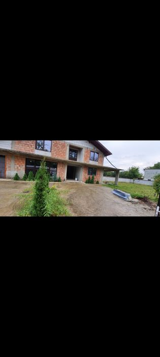 De vanzare casa banesti ..