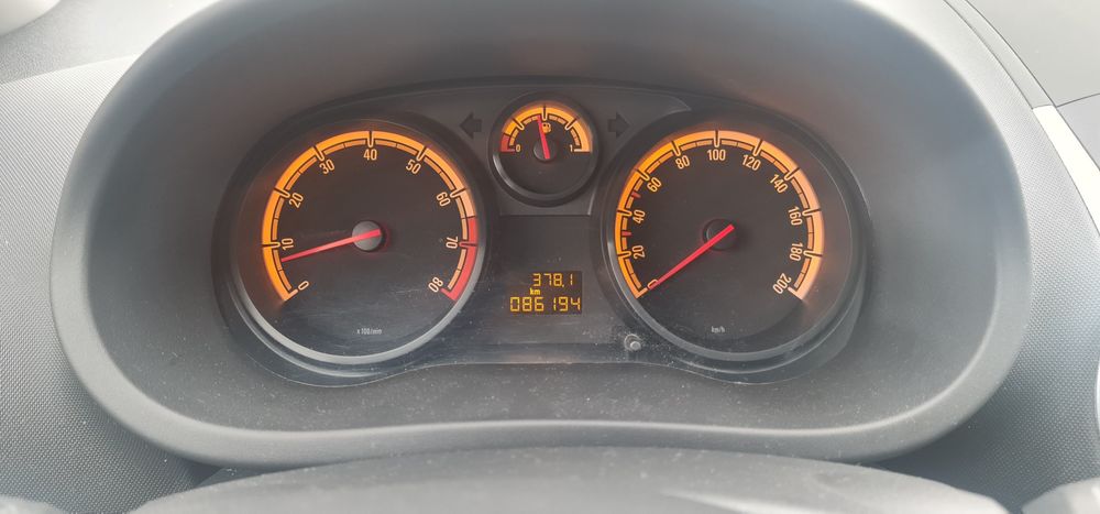 Vând Opel Corsa D