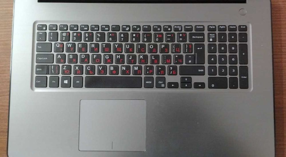 Лаптоп DELL Inspiron 5767