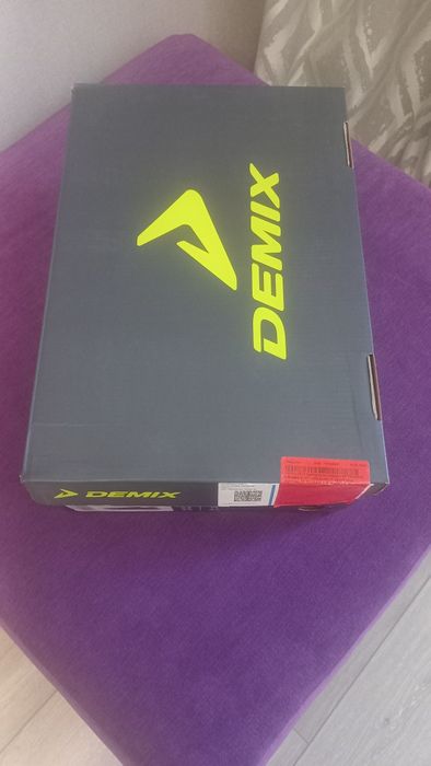 Продам кросовки Demix Tsunami 6
