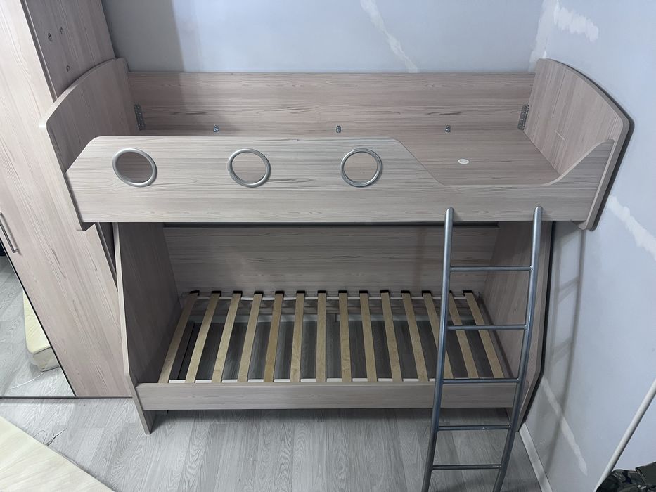 Кровать двухярусная