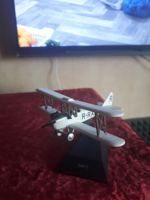 Модели самолётов АИР-1  МИГ-9