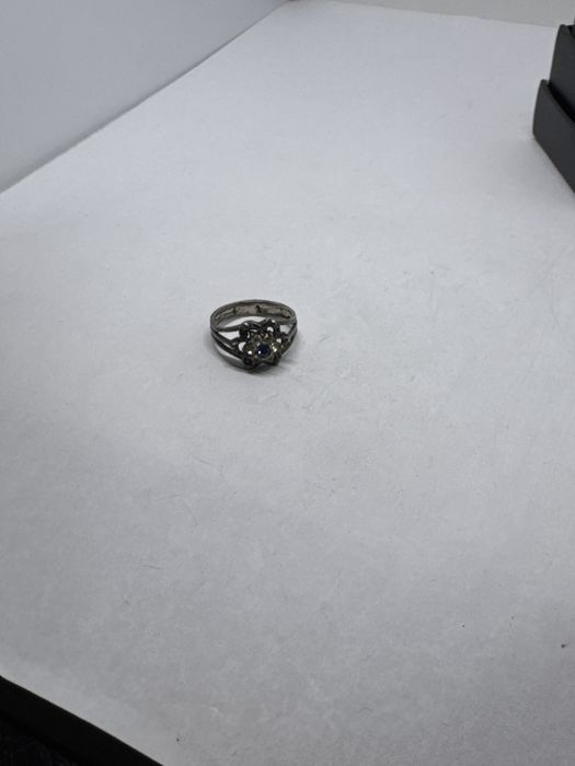 сребърен дамски пръстен 2.28гр 925