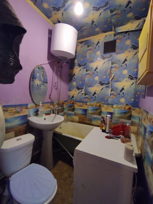 Продается 2х комнатная квартира в городе.