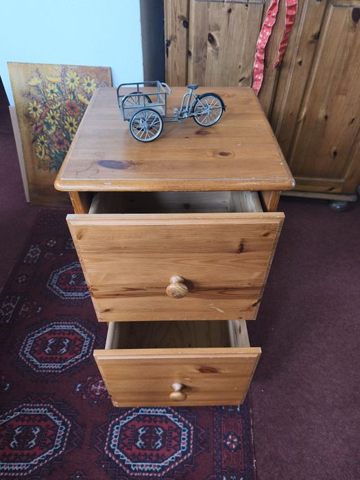 Noptieră din lemn de pin cu 2 sertare