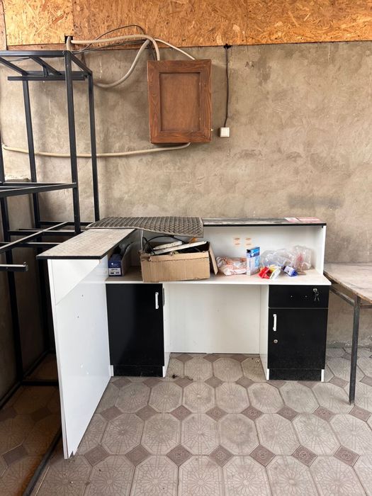 Стойки, Оборудование для магазина