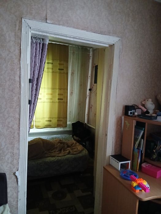 Продам пол дома в 2х квартирном доме