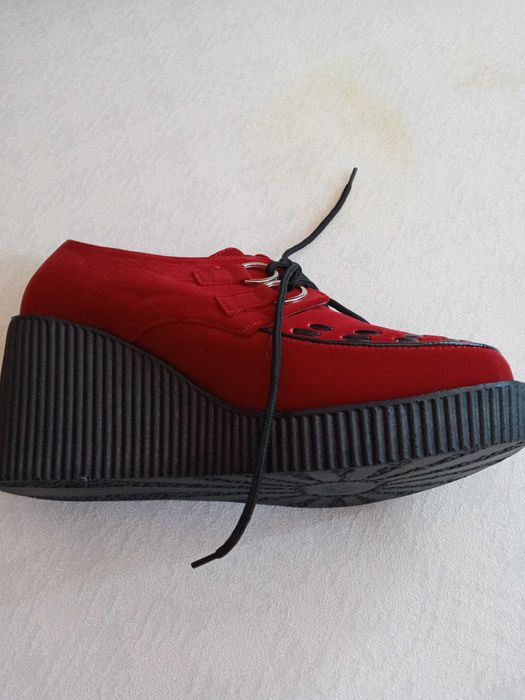 Продавам обувки дамски нови и чанти използвани