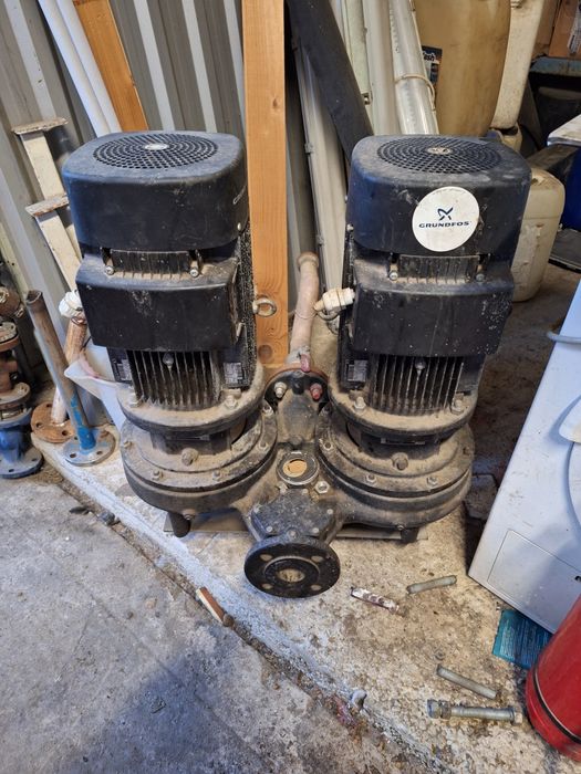 De vânzare  grup pompe apa