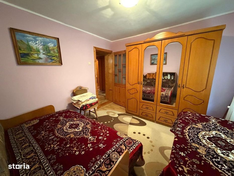 Apartament 3 camere, etaj intermediar, Radauti