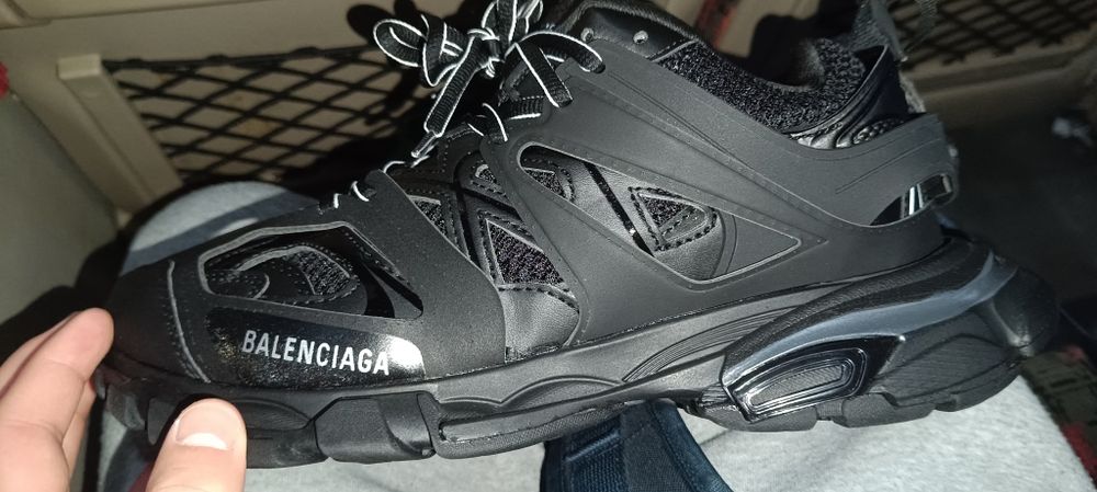 Balenciaga track