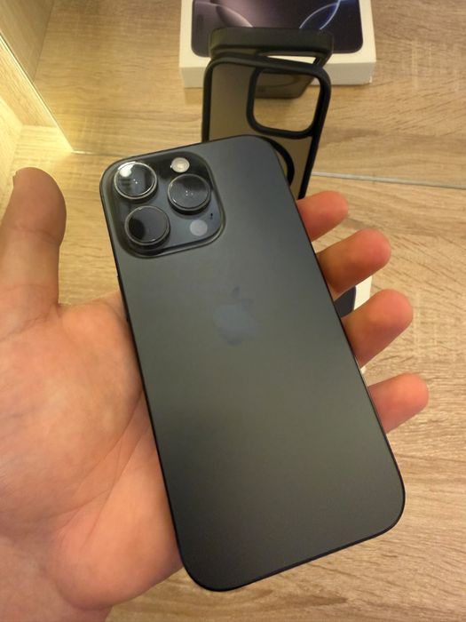 iPhone 16 Pro 256GB Black Titanium - folie + husa, cutie originala