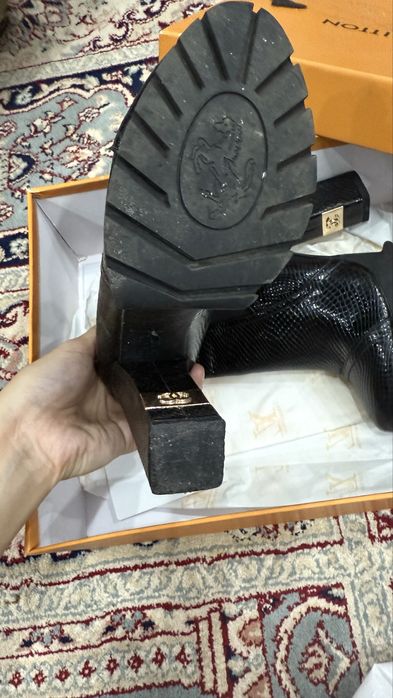 Продам ботинки весна осень