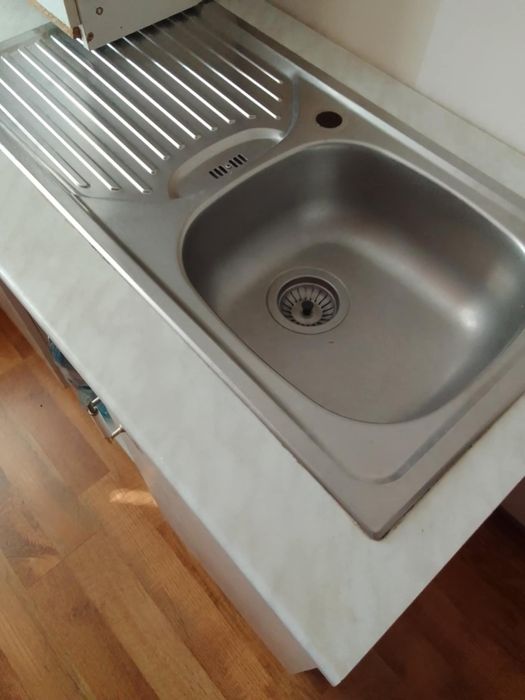 Двоен,кухненски шкаф,с голяма мивка от алпака