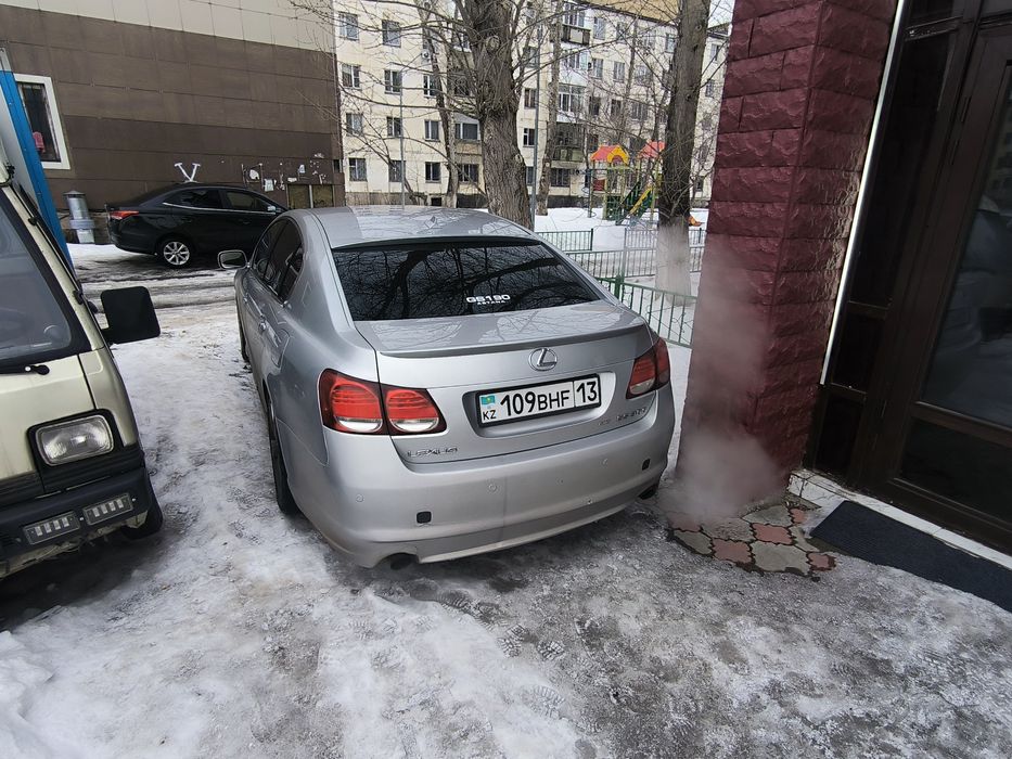 Машина Lexus GS300