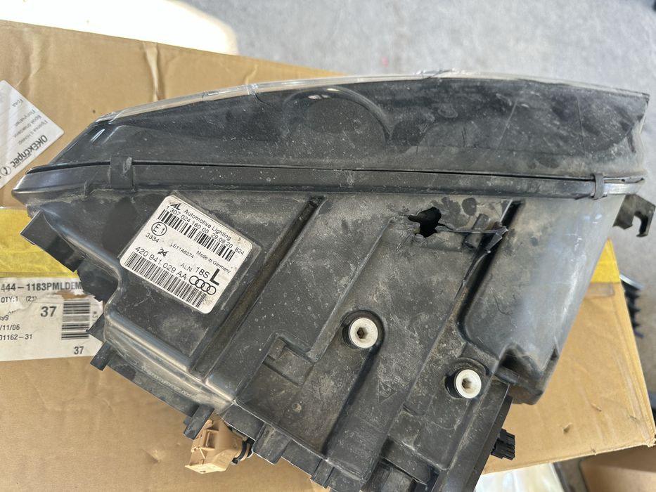 Audi R8  ляв фар за Части ОЕМ