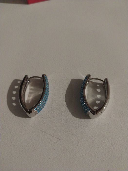 Женские модные серьги