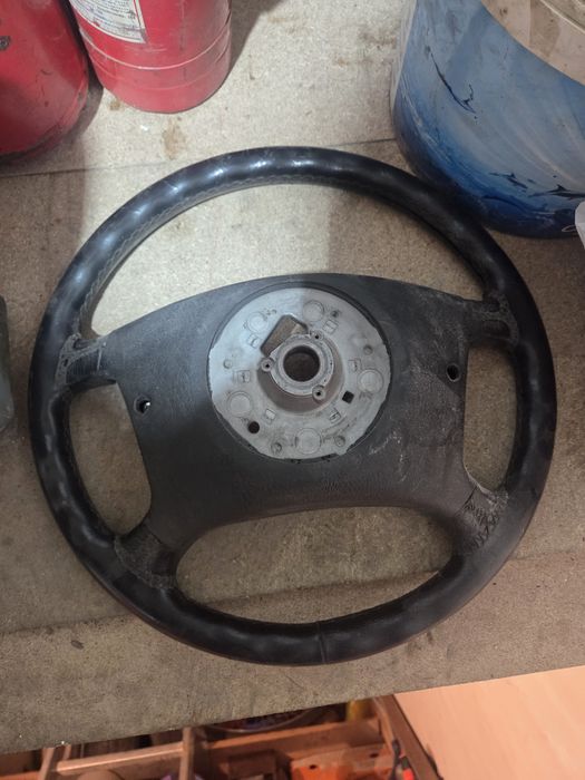 Продаётся руль на бмв е34, е36, е38