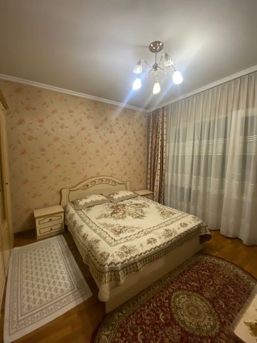 ПРОДАМ кровать +тумбы