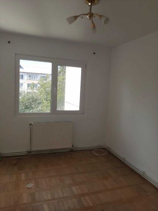 Vand apartament 3 camere SD 49 mp in Buhusi