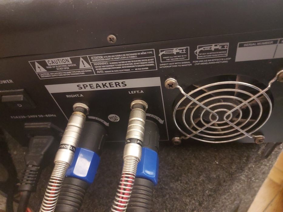 Mixer + patru boxe+ 2 stative ptr boxe  mari