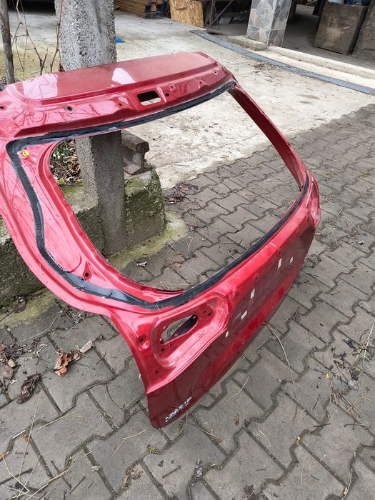 Vând haion Toyota Yaris Cross hibrid