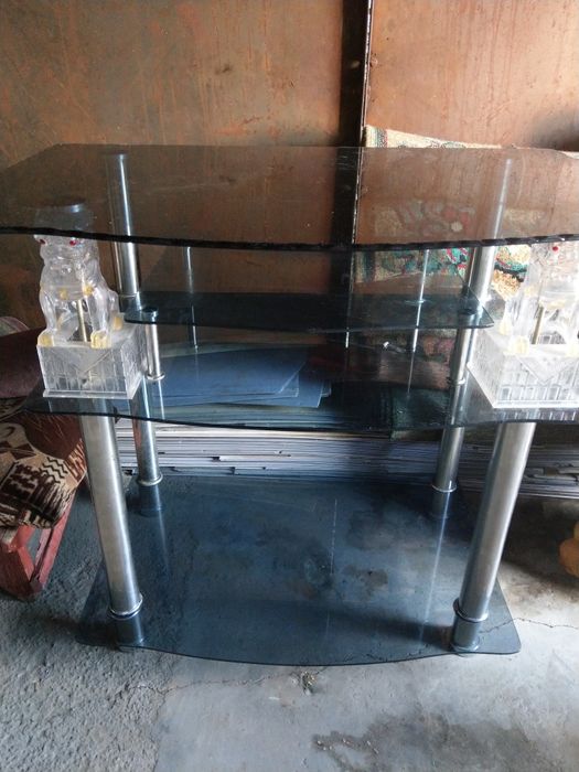 Стеклянная тумбочка