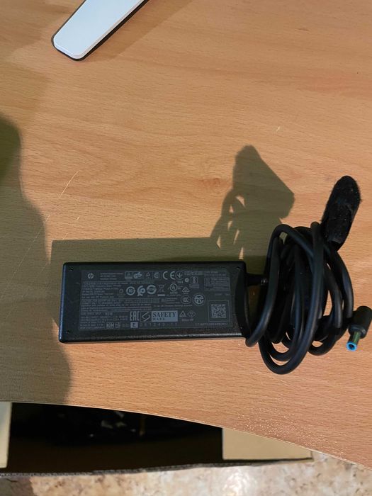 HP 65W AC Adapter, тънка синя букса 4.5мм,Oригинално зарядно за лаптоп