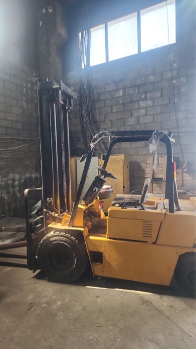 Продам вилочный погрузчик автокара Cat