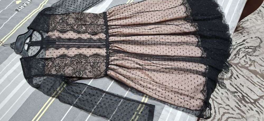 Продаётся платья для девочек на 9-10 лет