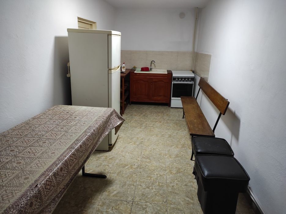 Casă de inchiriat  4-20 de locuri!