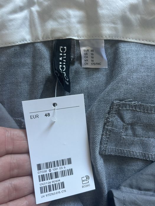 Нов панталон на HM прав с широки крачоли