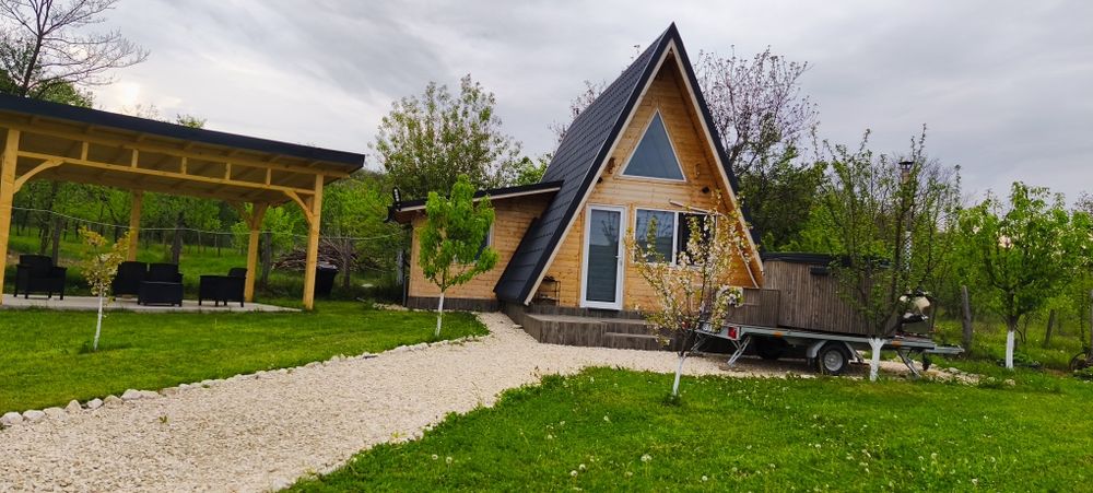YRA Cabană A-frame cu ciubăr de inchiriat