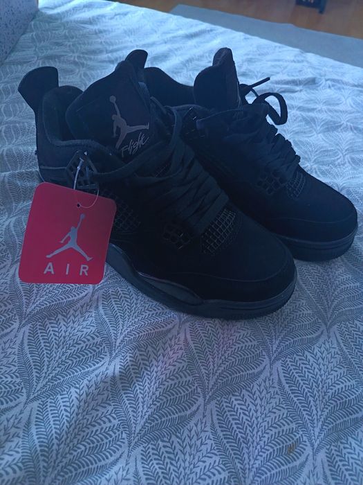 Vând jordan  4 retro Black cat