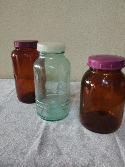 Продаются банки с крышками