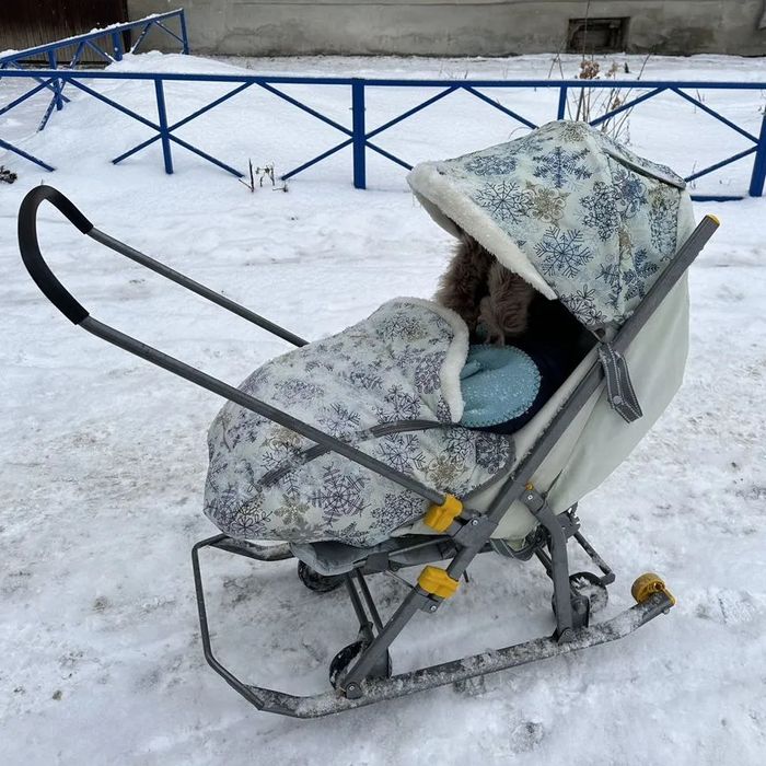 Продам санки детские